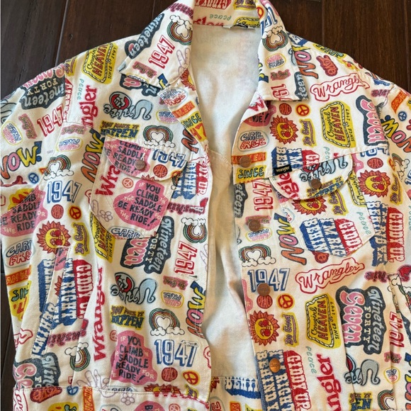 Wrangler Women’s Multi-Colored Pattern Denim Jacket - Picture 5 of 11